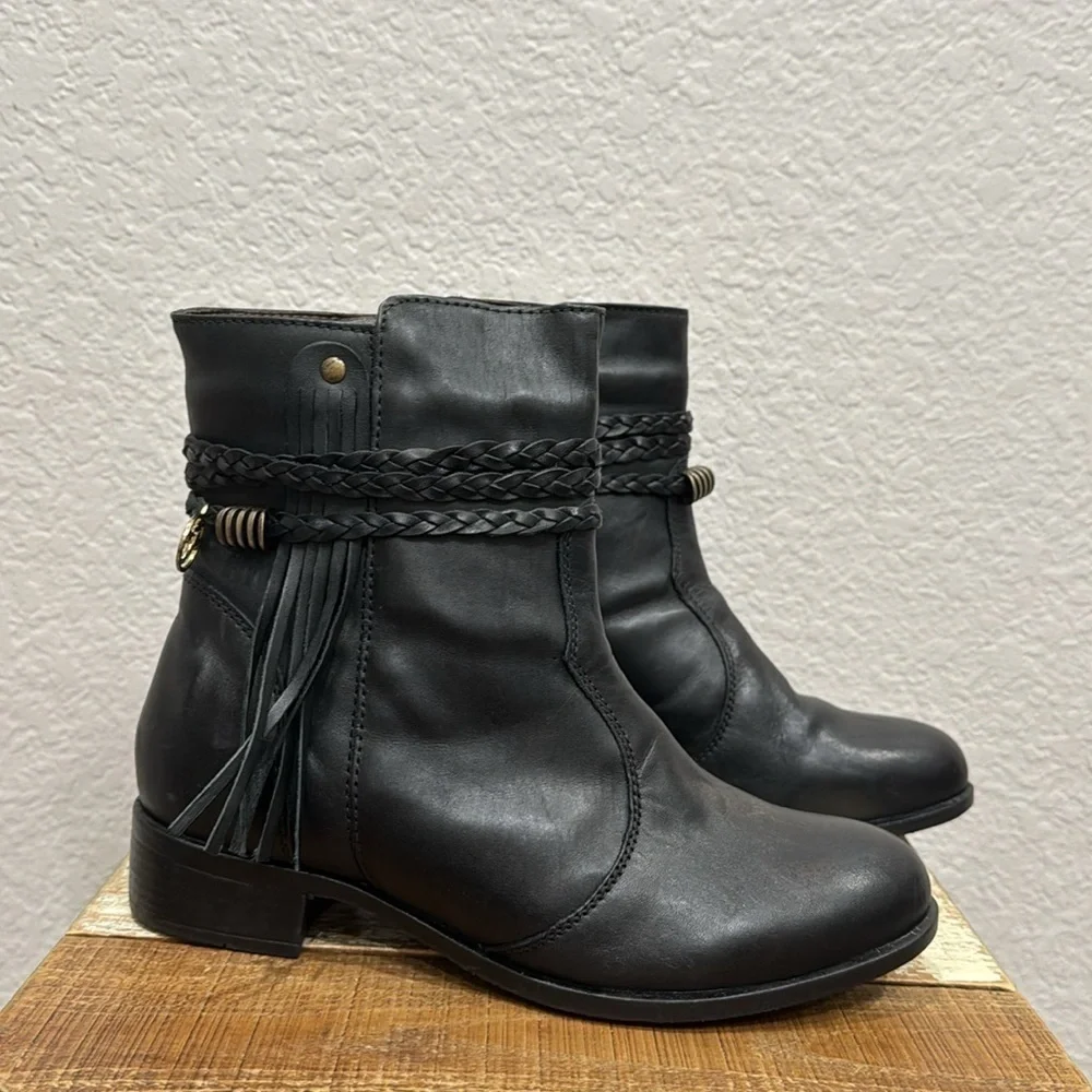 Sandro Moscoloni For Her Black Leather Ankle Boots Size 7 NEW